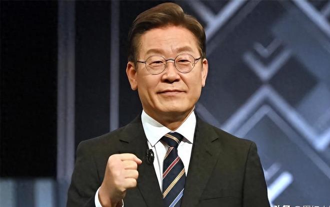 k1体育-十年品牌李在明如愿登上总统大位5年任期完毕后他的终局生怕早已必定(图4)